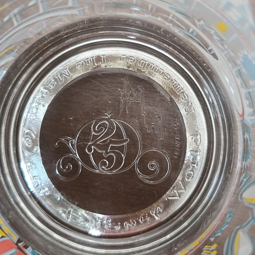 DISNEY Colorful 25th Celebration Glass Donald‎